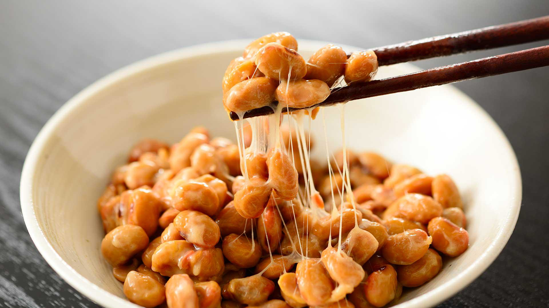 维生素K2：日本纳豆研究的骨质疏松防治启示