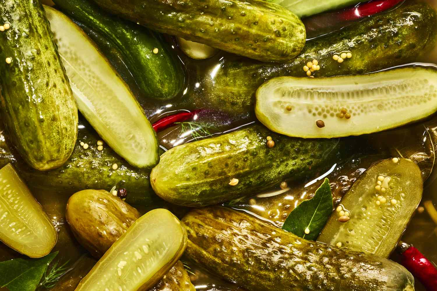 你以为吃的是盐，其实是在“腌制”你的血管！这个习惯不改，你的心脏可能随时停摆