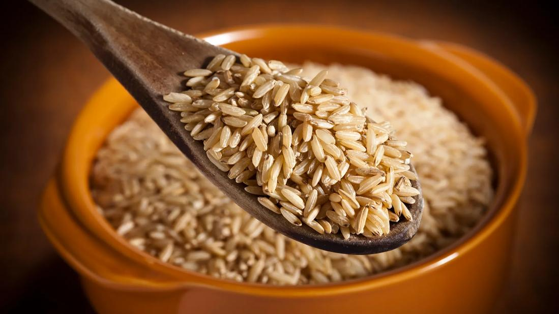 别再被白米饭“偷”走健康！换掉碗里这把米，不仅能稳血糖，竟还藏着长寿的硬核秘密